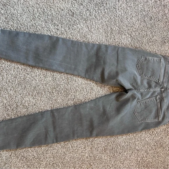 NWOT MOTHER High Waisted Looker Ankle Fray Skinnies in Dye Graphite. Size 28 - Picture 7 of 15